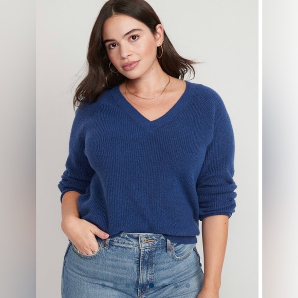 Old Navy V-Neck Shaker Stitch Cocoon Sweater - Picture 7 of 7